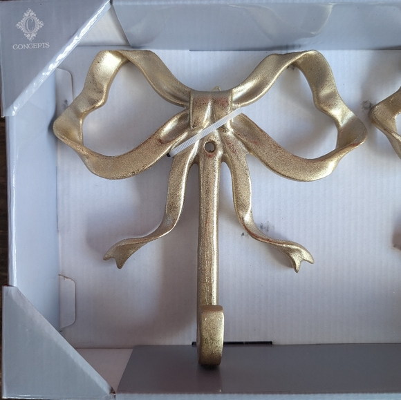 ❌SOLD❌Trending 📈 Elegant Gold Bow Wall Hooks - Picture 4 of 5